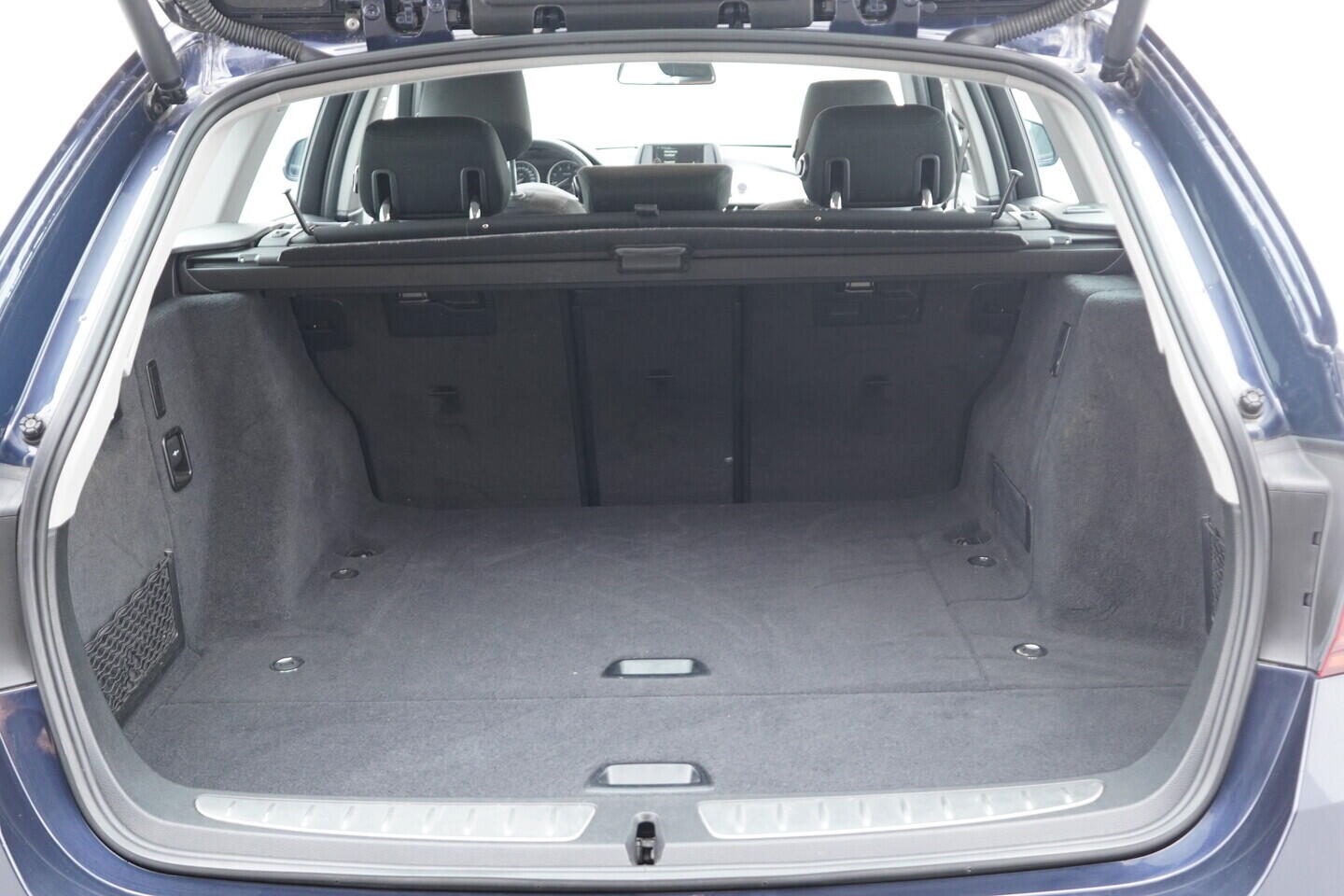 OV190V06479_36.webp_ŘADA 3 Advantage 2.0 318D 100 kW manuál