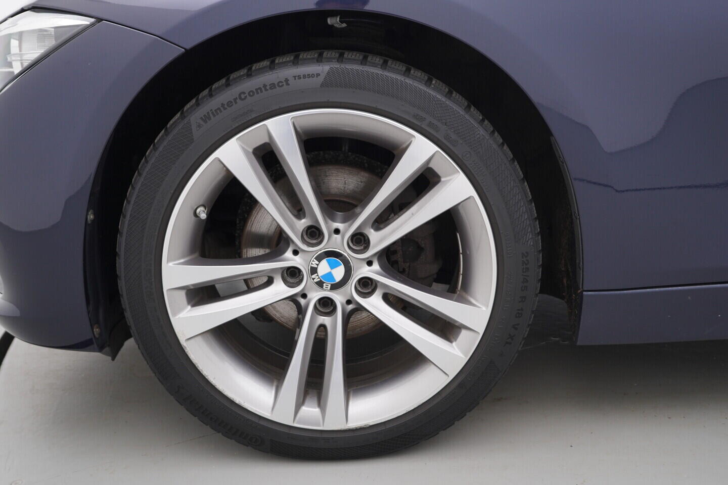 OV190V06479_39.webp_ŘADA 3 Advantage 2.0 318D 100 kW manuál