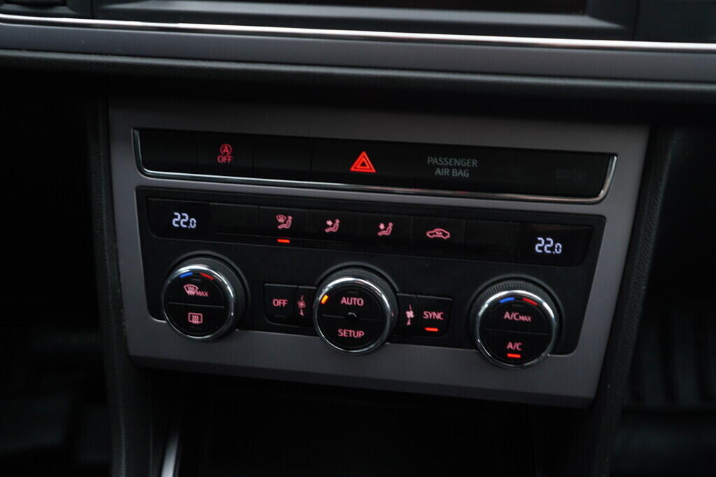 OV190V06490_33.webp_LEON Xcelence 1.9 TDI 110 kW automat