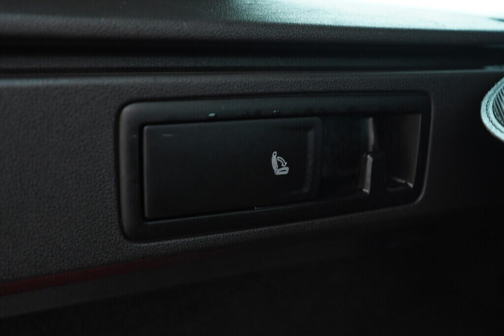 OV190V06490_38.webp_LEON Xcelence 1.9 TDI 110 kW automat