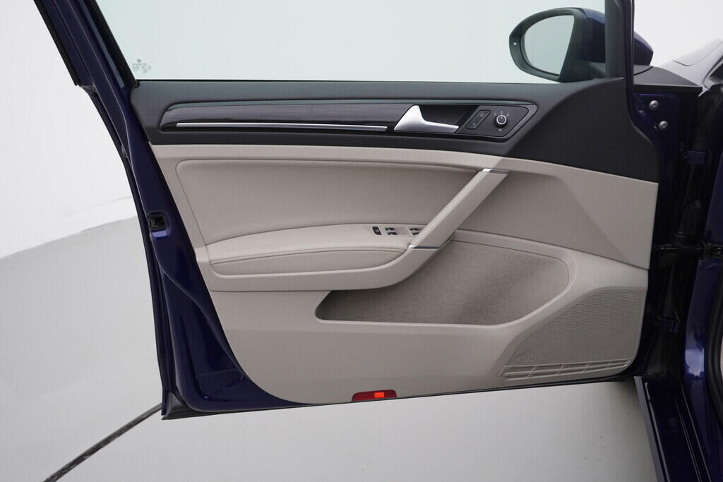 OV190V06493_19.webp_GOLF VARIANT Highline 2.0 TDI 110 kW automat