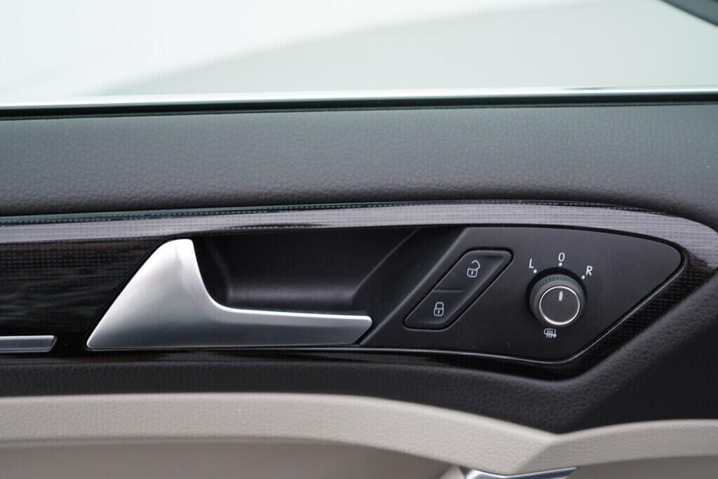 OV190V06493_21.webp_GOLF VARIANT Highline 2.0 TDI 110 kW automat