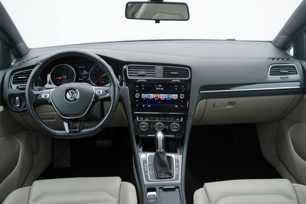 OV190V06493_26.webp_GOLF VARIANT Highline 2.0 TDI 110 kW automat