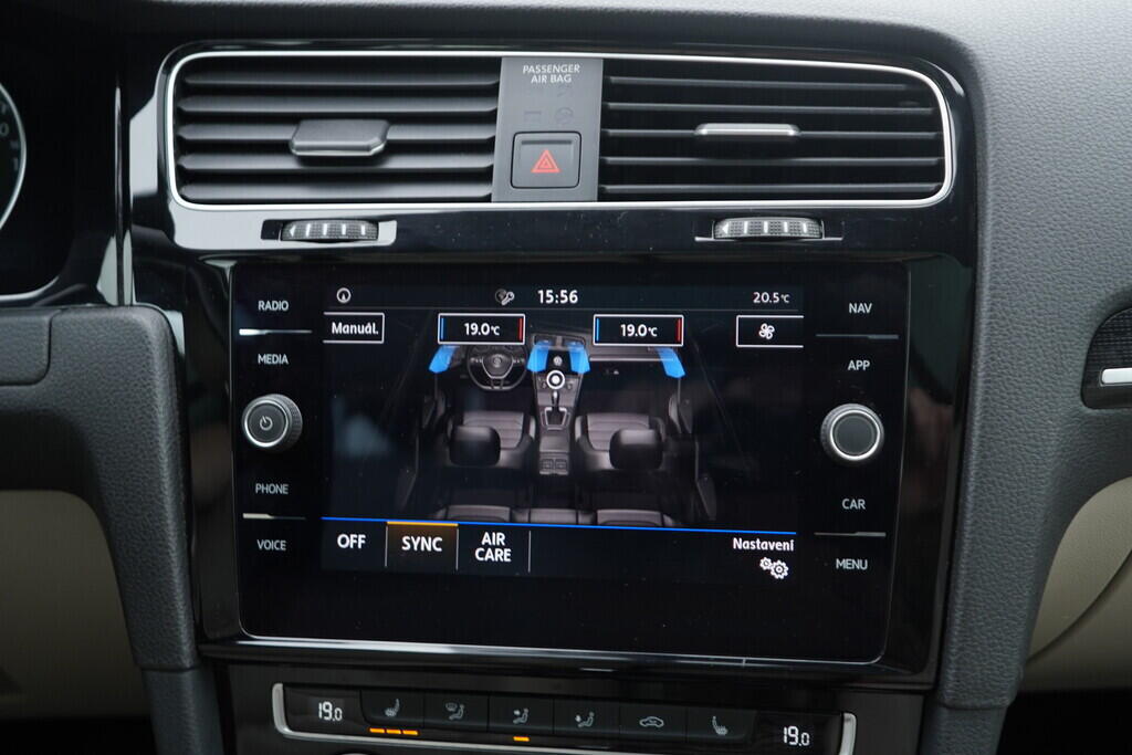 OV190V06493_30.webp_GOLF VARIANT Highline 2.0 TDI 110 kW automat