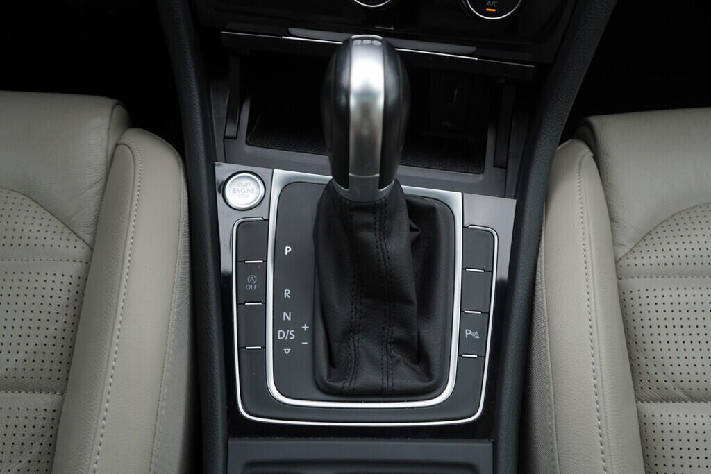 OV190V06493_33.webp_GOLF VARIANT Highline 2.0 TDI 110 kW automat
