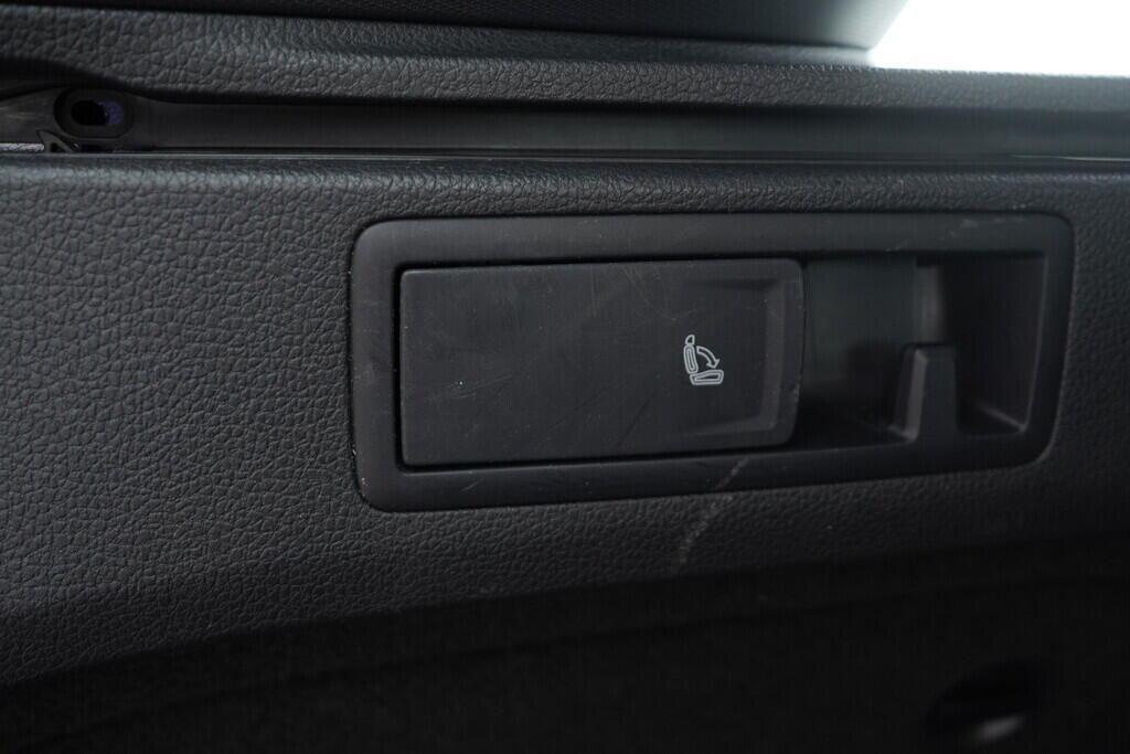 OV190V06493_38.webp_GOLF VARIANT Highline 2.0 TDI 110 kW automat
