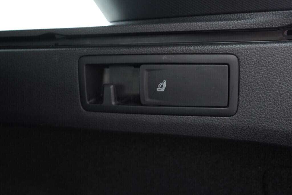 OV190V06493_39.webp_GOLF VARIANT Highline 2.0 TDI 110 kW automat