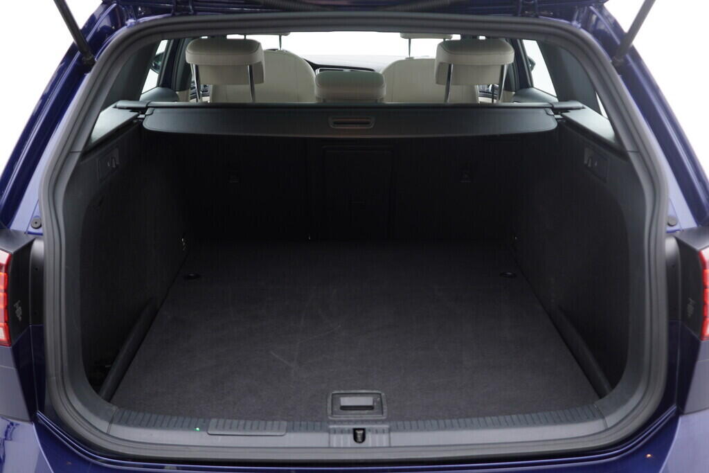 OV190V06493_41.webp_GOLF VARIANT Highline 2.0 TDI 110 kW automat