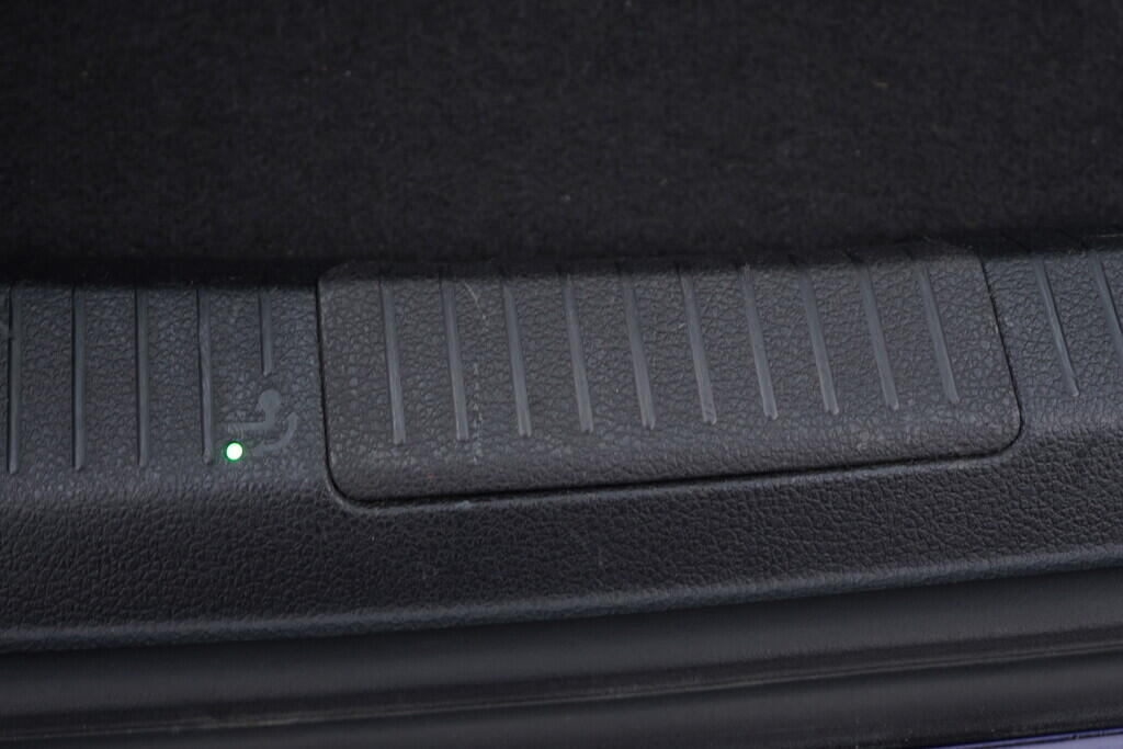 OV190V06493_42.webp_GOLF VARIANT Highline 2.0 TDI 110 kW automat