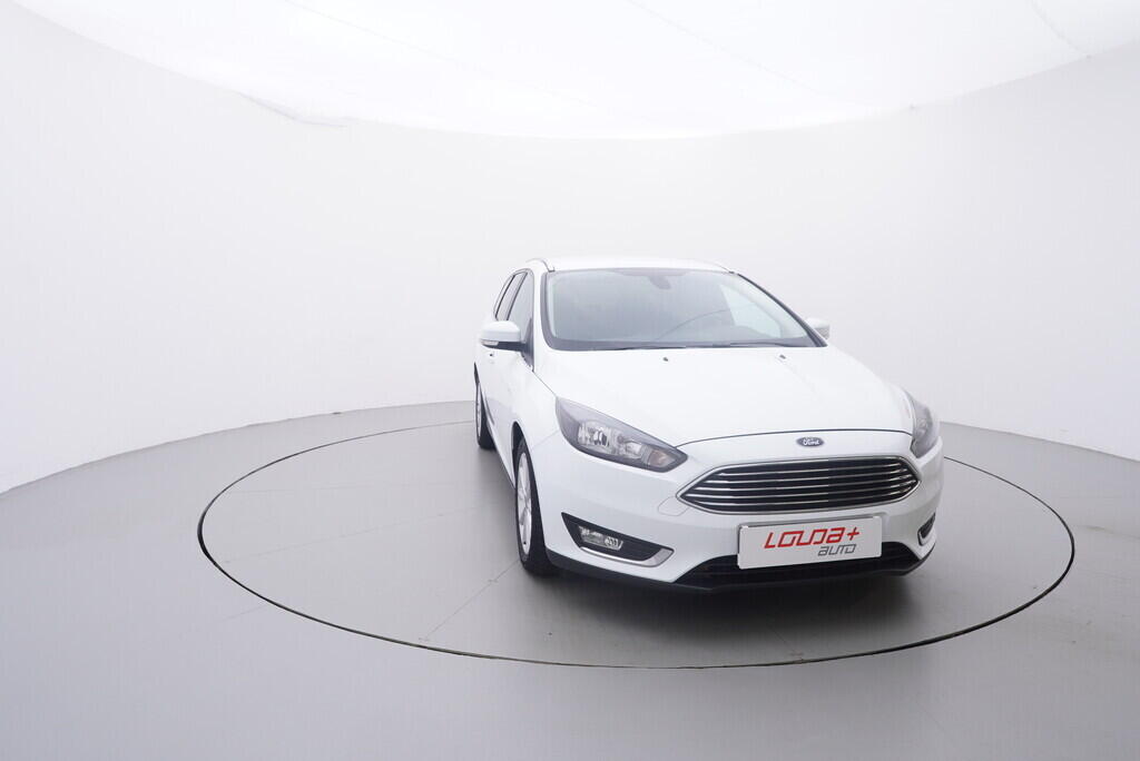 OV190V06558_17.webp_FOCUS Titanium 1.0  92 kW manuál