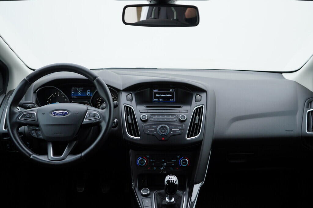 OV190V06558_25.webp_FOCUS Titanium 1.0  92 kW manuál