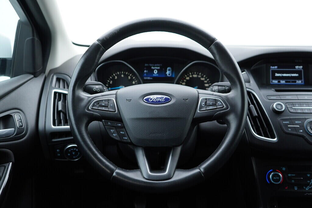 OV190V06558_26.webp_FOCUS Titanium 1.0  92 kW manuál