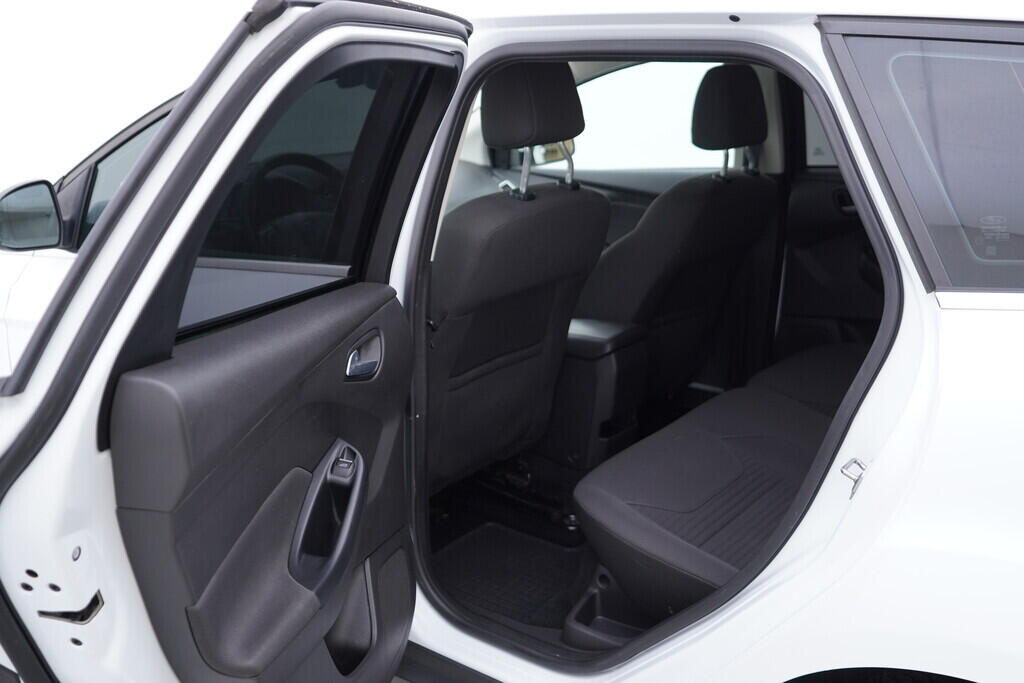 OV190V06558_31.webp_FOCUS Titanium 1.0  92 kW manuál