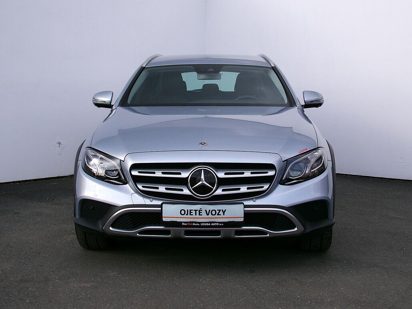 OV190V06690_11.webp_E220 4matic Allterrain 2.0  143 kW automat