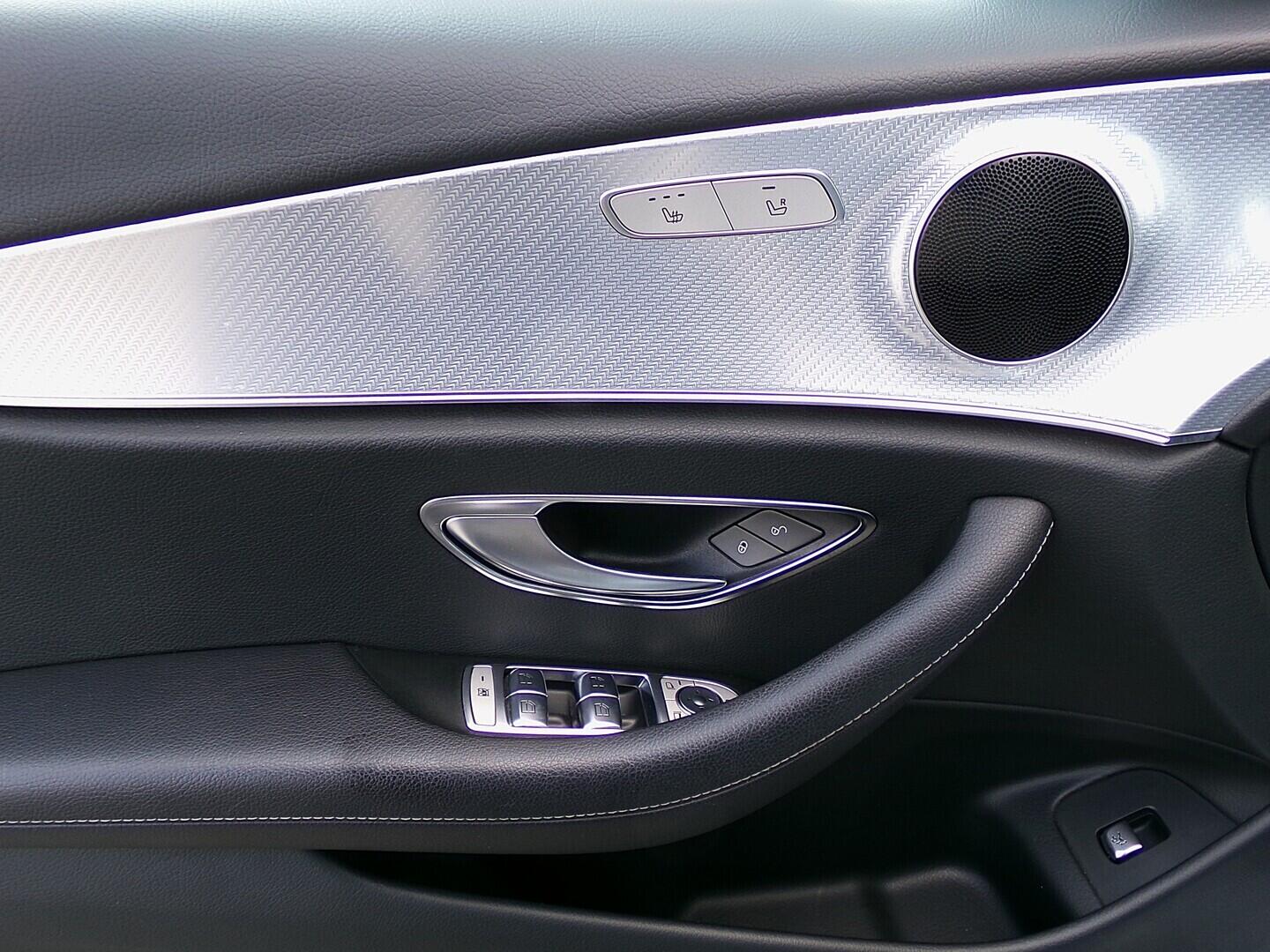 OV190V06690_19.webp_E220 4matic Allterrain 2.0  143 kW automat