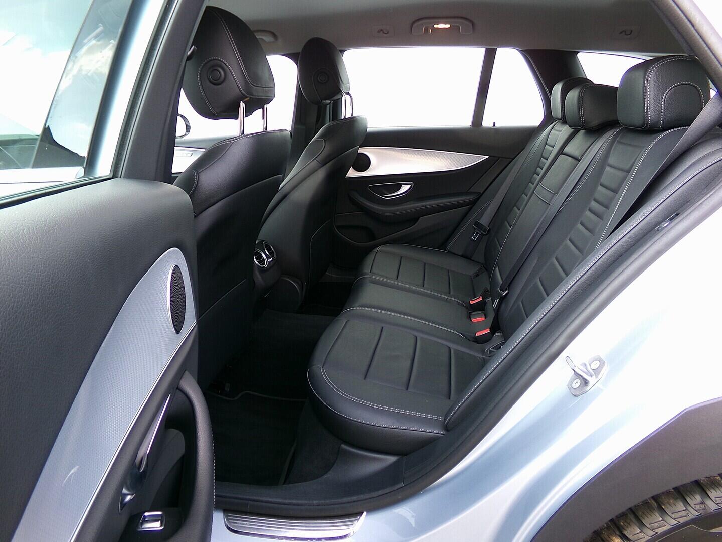 OV190V06690_52.webp_E220 4matic Allterrain 2.0  143 kW automat
