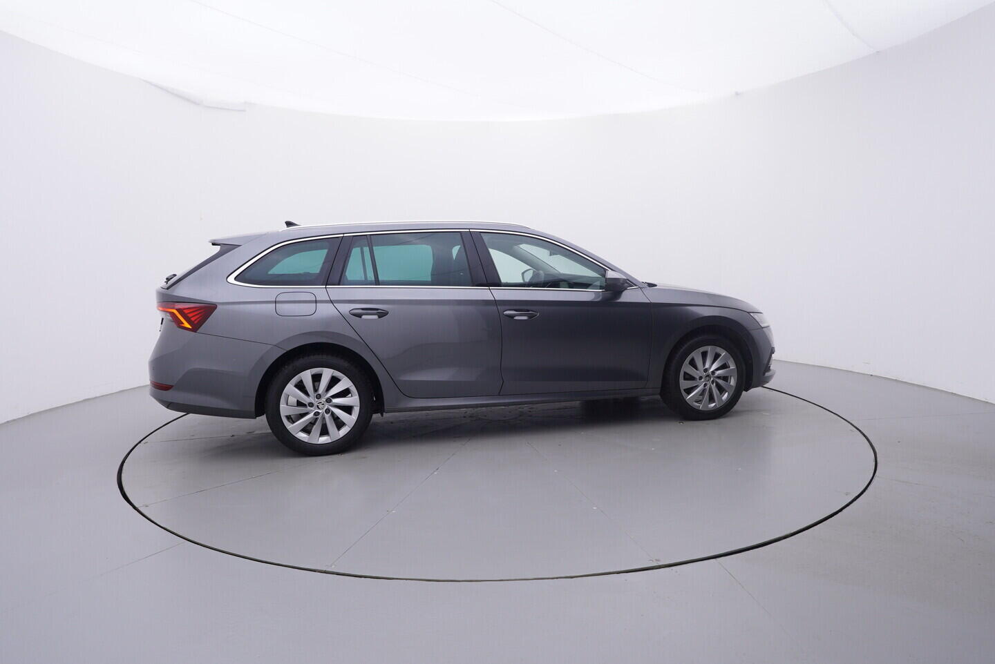OV190V06736_11.webp_OCTAVIA Style 2.0 TDI 110 kW automat, DPH
