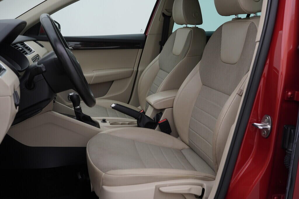 OV190V06786_22.webp_OCTAVIA Style Extra 1.6 TDI 81 kW automat