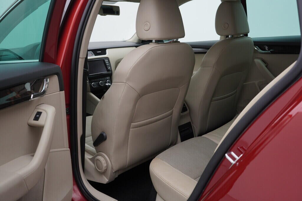 OV190V06786_33.webp_OCTAVIA Style Extra 1.6 TDI 81 kW automat