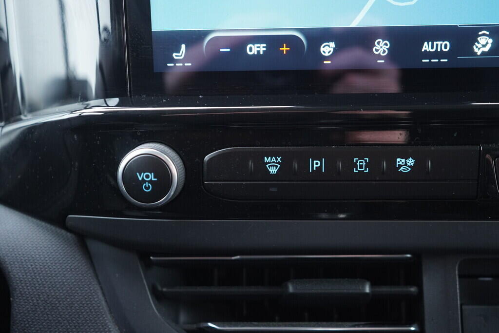 OV190V06790_31.webp_TOURNEO CUSTOM Titanium L2 2.0 EcoBlue 110 kW manuál, DPH