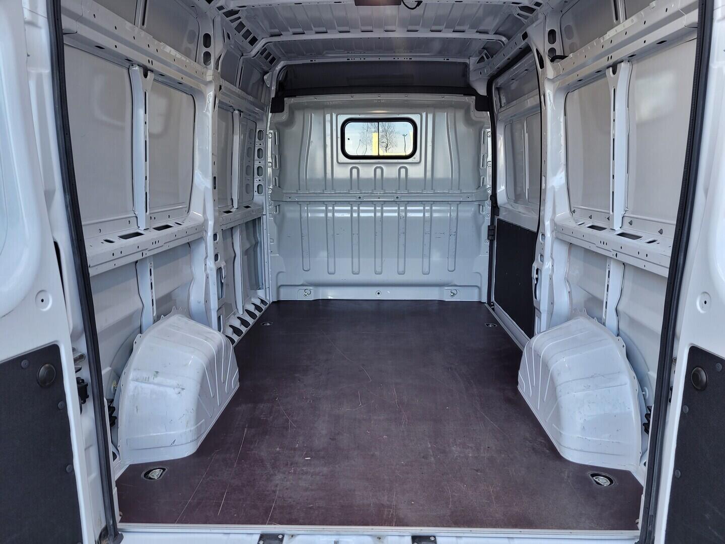 OV190V06792_30.webp_DUCATO   CR 117 kW manuál, DPH