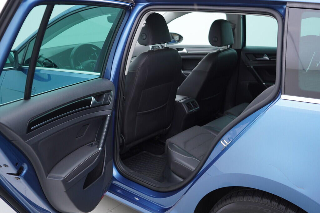 OV190V06817_34.webp_GOLF VARIANT Highline 1.4 TSI 110 kW manuál