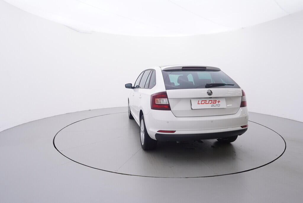 OV190V06852_13.webp_RAPID SPACEBACK Ambition 1.0 TSI 70 kW manuál