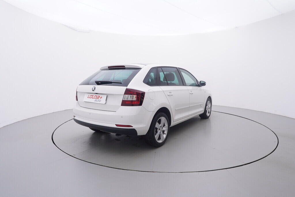 OV190V06852_14.webp_RAPID SPACEBACK Ambition 1.0 TSI 70 kW manuál