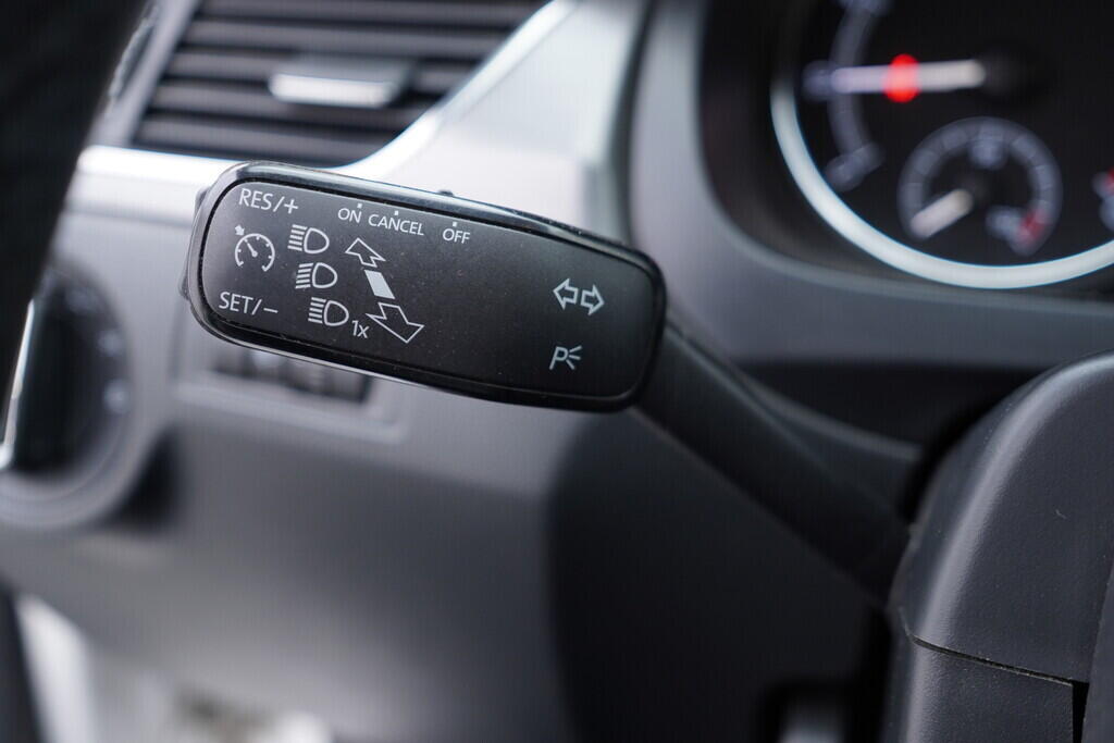 OV190V06852_24.webp_RAPID SPACEBACK Ambition 1.0 TSI 70 kW manuál