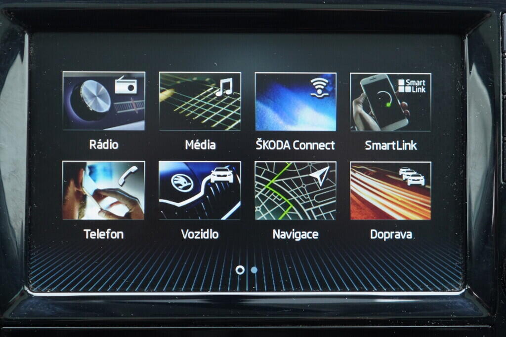 OV190V06852_28.webp_RAPID SPACEBACK Ambition 1.0 TSI 70 kW manuál