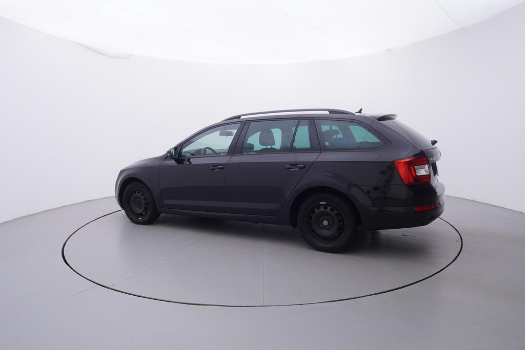 OV190V06877_12.webp_OCTAVIA Style Plus 2.0 TDI 110 kW automat