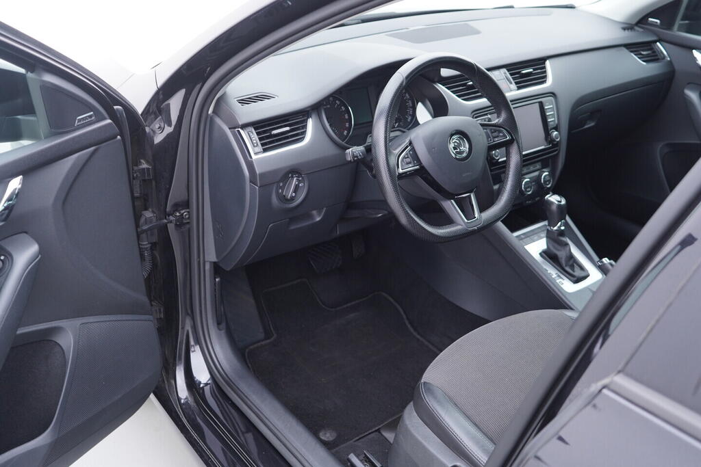 OV190V06877_18.webp_OCTAVIA Style Plus 2.0 TDI 110 kW automat