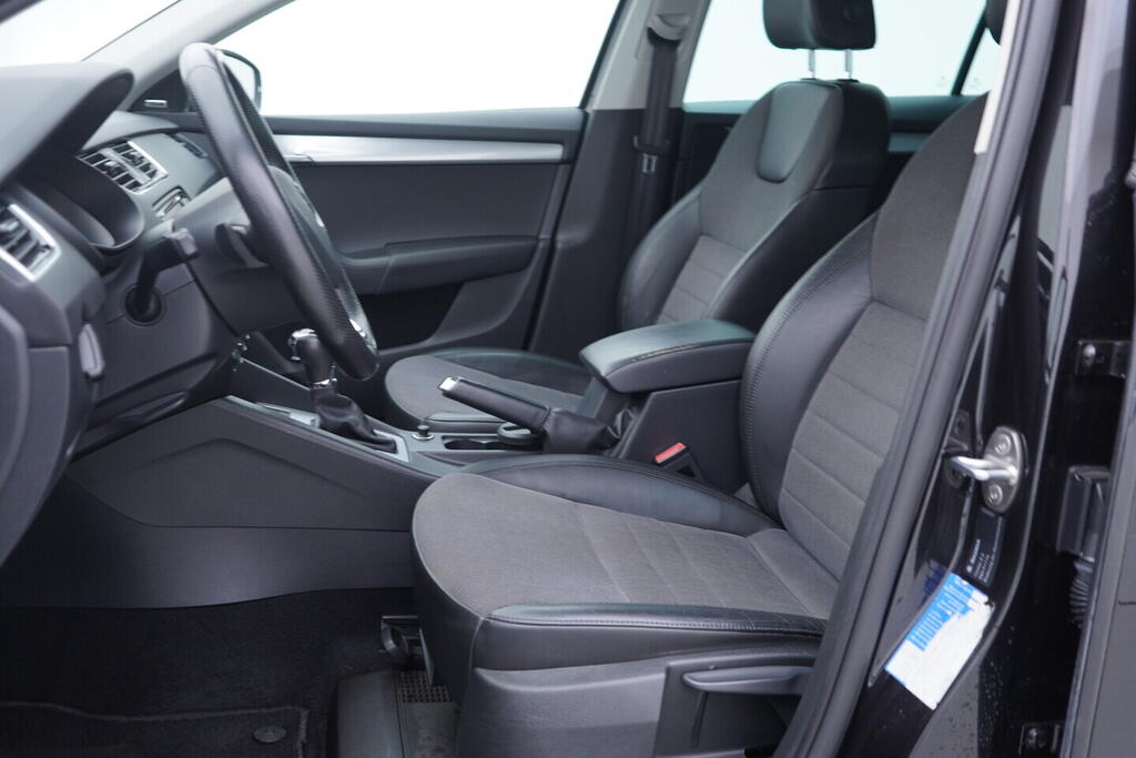 OV190V06877_23.webp_OCTAVIA Style Plus 2.0 TDI 110 kW automat