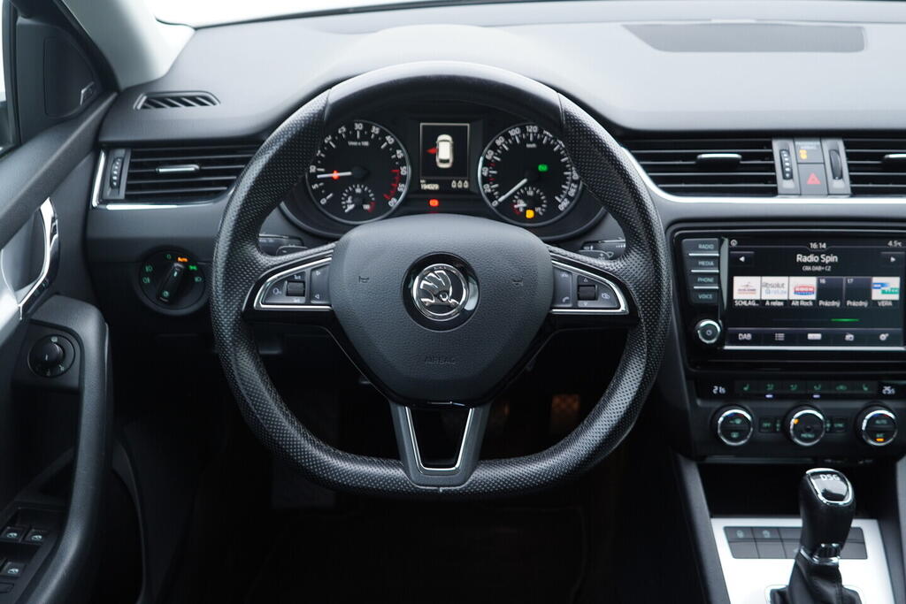 OV190V06877_27.webp_OCTAVIA Style Plus 2.0 TDI 110 kW automat