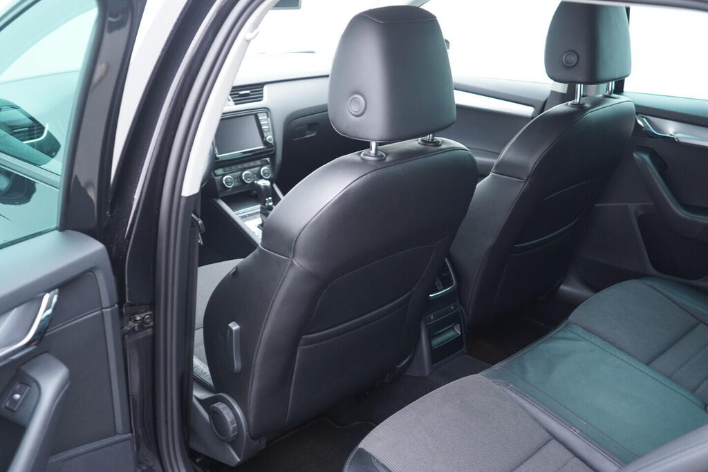 OV190V06877_34.webp_OCTAVIA Style Plus 2.0 TDI 110 kW automat