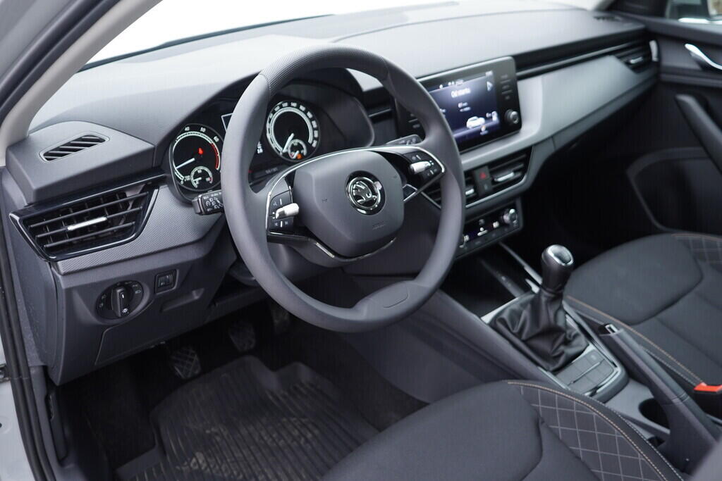 OV190V06917_21.webp_SCALA Ambition 1.0 TSI 81 kW manuál, DPH