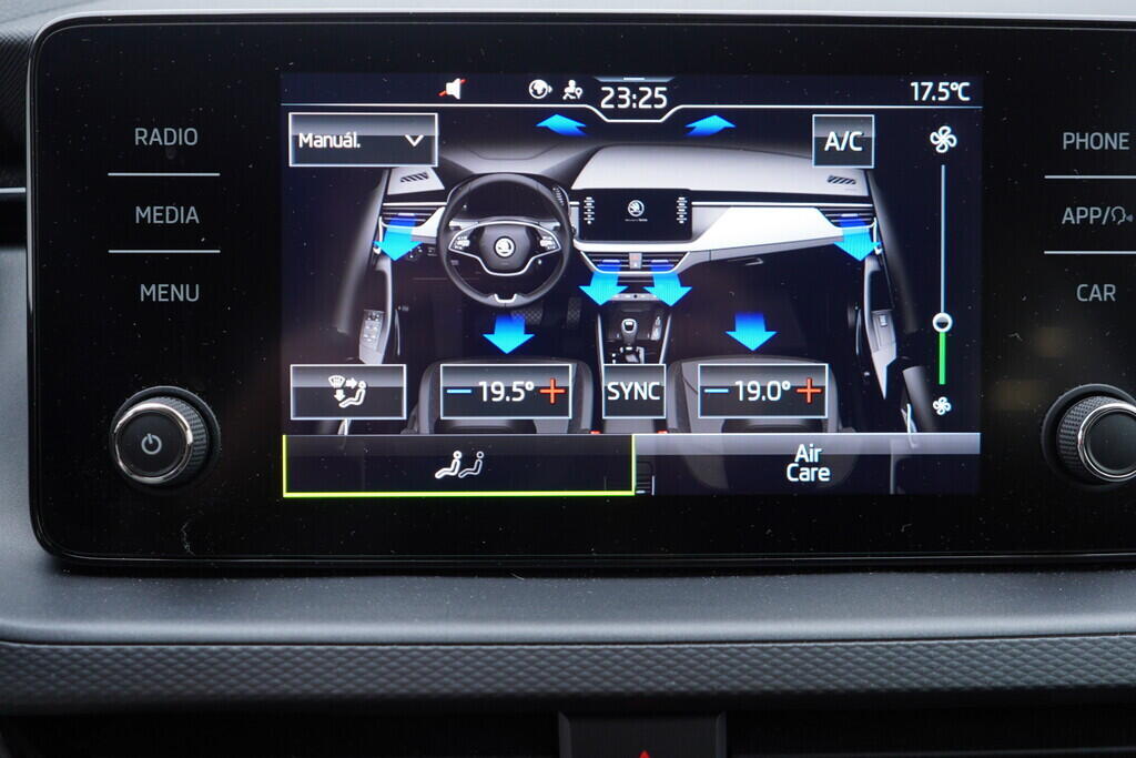 OV190V06917_32.webp_SCALA Ambition 1.0 TSI 81 kW manuál, DPH