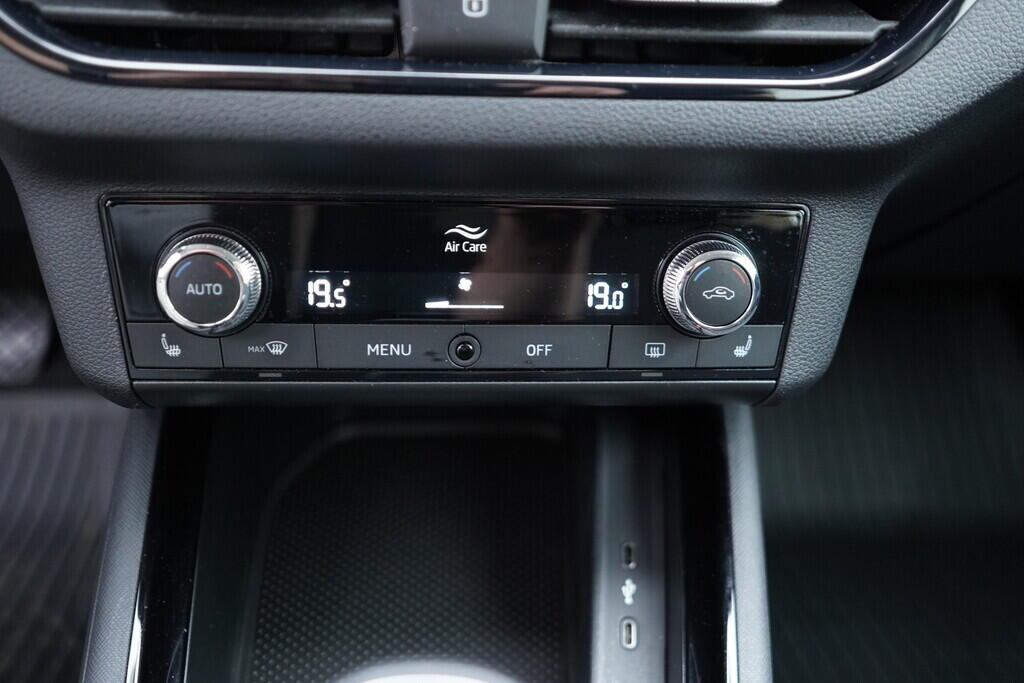 OV190V06917_37.webp_SCALA Ambition 1.0 TSI 81 kW manuál, DPH