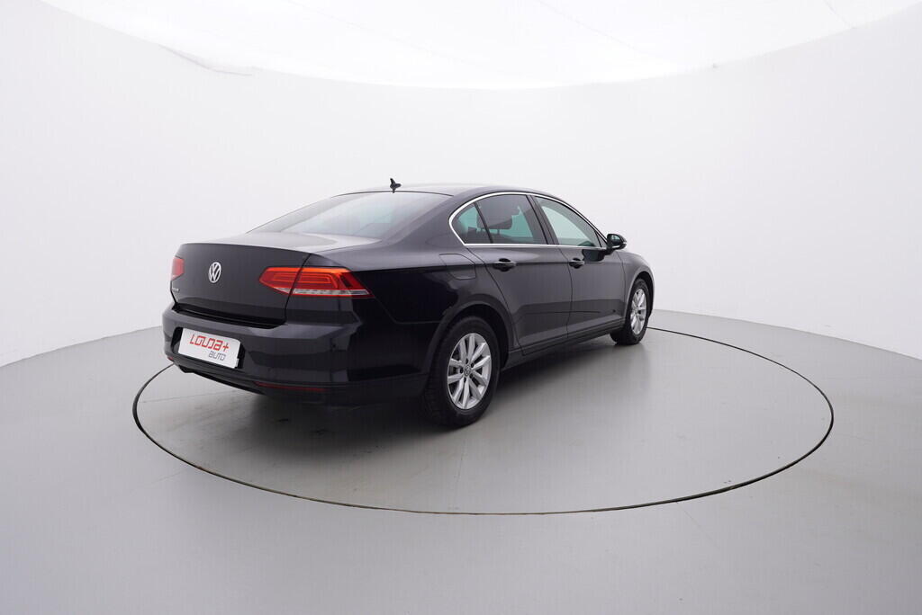 OV190V06946_14.webp_PASSAT Comfortline 1.4 TSI 110 kW manuál