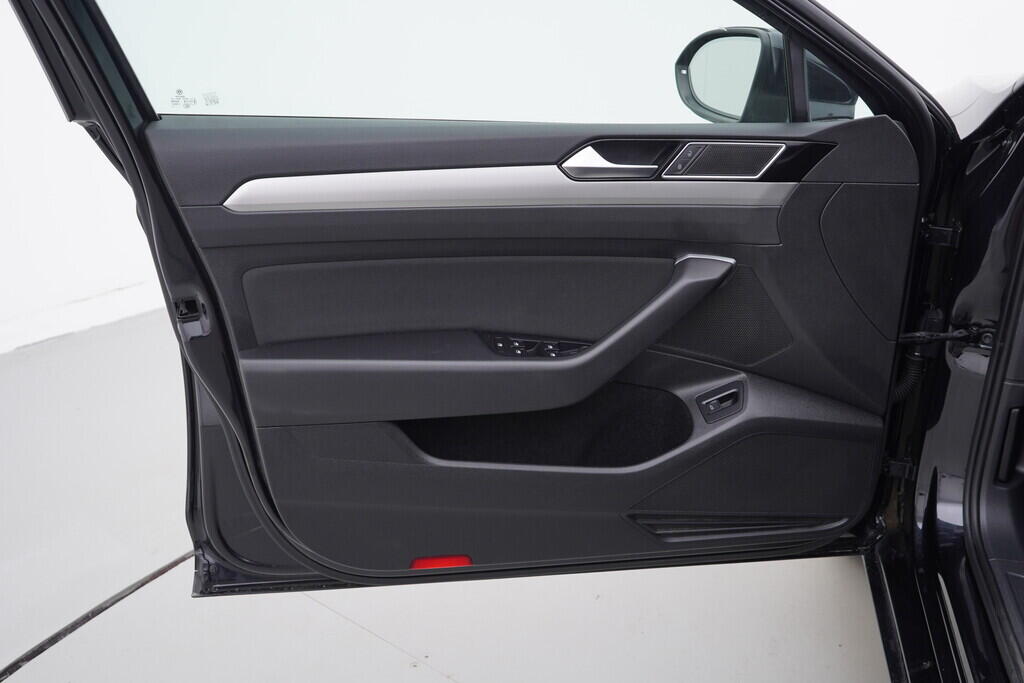 OV190V06946_19.webp_PASSAT Comfortline 1.4 TSI 110 kW manuál