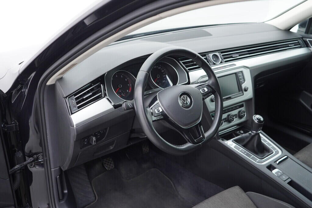 OV190V06946_20.webp_PASSAT Comfortline 1.4 TSI 110 kW manuál
