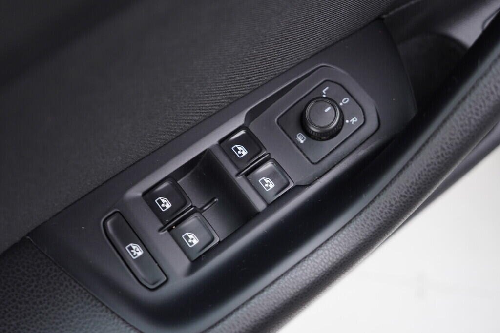OV190V06946_21.webp_PASSAT Comfortline 1.4 TSI 110 kW manuál