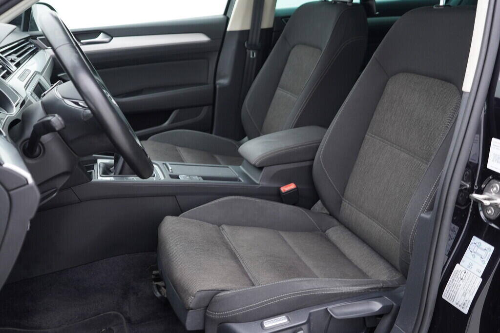 OV190V06946_23.webp_PASSAT Comfortline 1.4 TSI 110 kW manuál