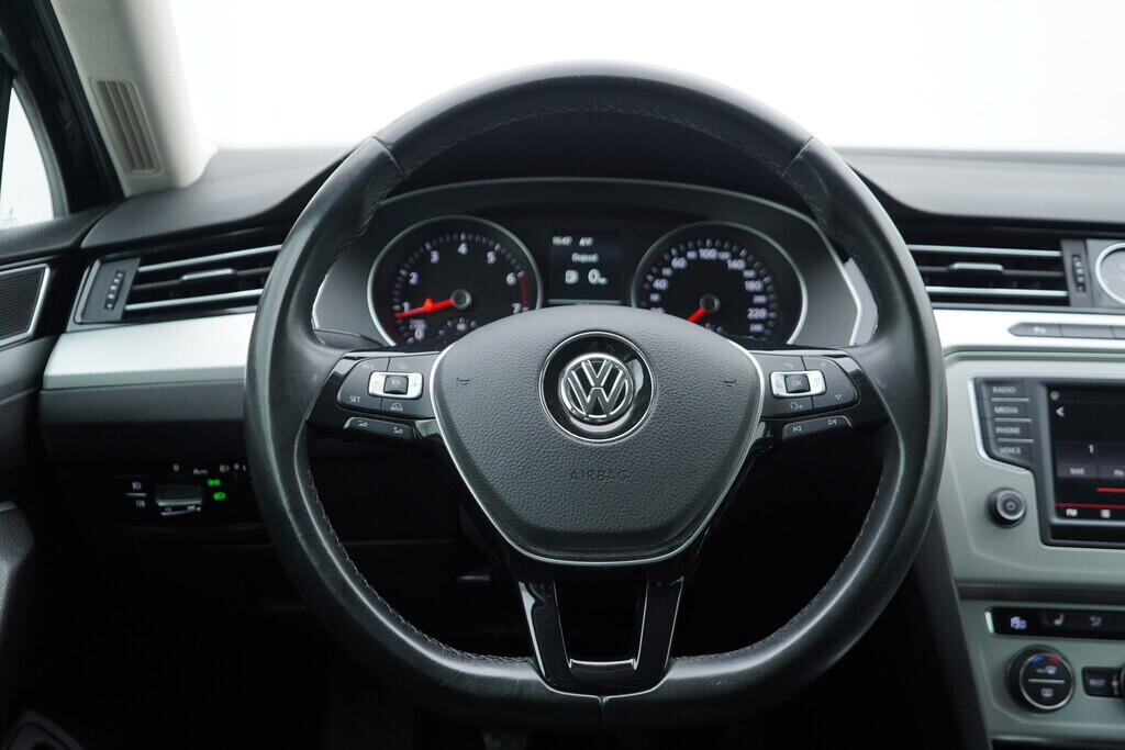 OV190V06946_27.webp_PASSAT Comfortline 1.4 TSI 110 kW manuál