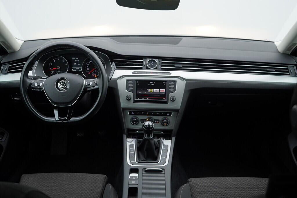 OV190V06946_28.webp_PASSAT Comfortline 1.4 TSI 110 kW manuál