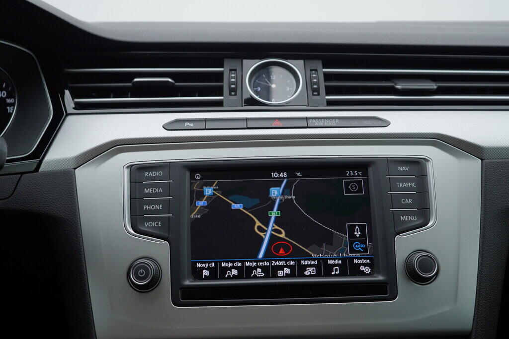 OV190V06946_34.webp_PASSAT Comfortline 1.4 TSI 110 kW manuál