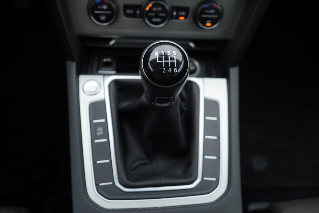 OV190V06946_37.webp_PASSAT Comfortline 1.4 TSI 110 kW manuál
