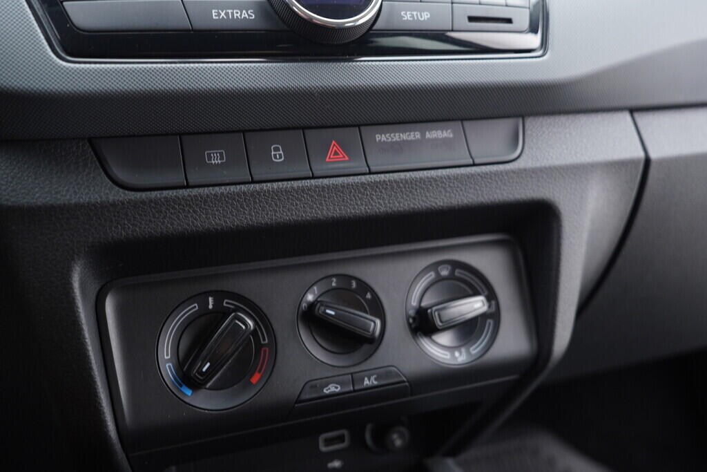 OV190V06960_29.webp_FABIA Active 1.0 TSI 70 kW manuál, DPH