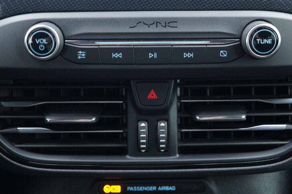 OV190V07035_36.webp_FOCUS ST Line 1.0  92 kW automat