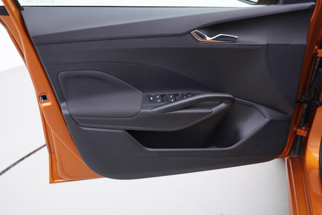 OV190V07036_19.webp_FABIA Selection 1.0 TSI 70 kW manuál, DPH